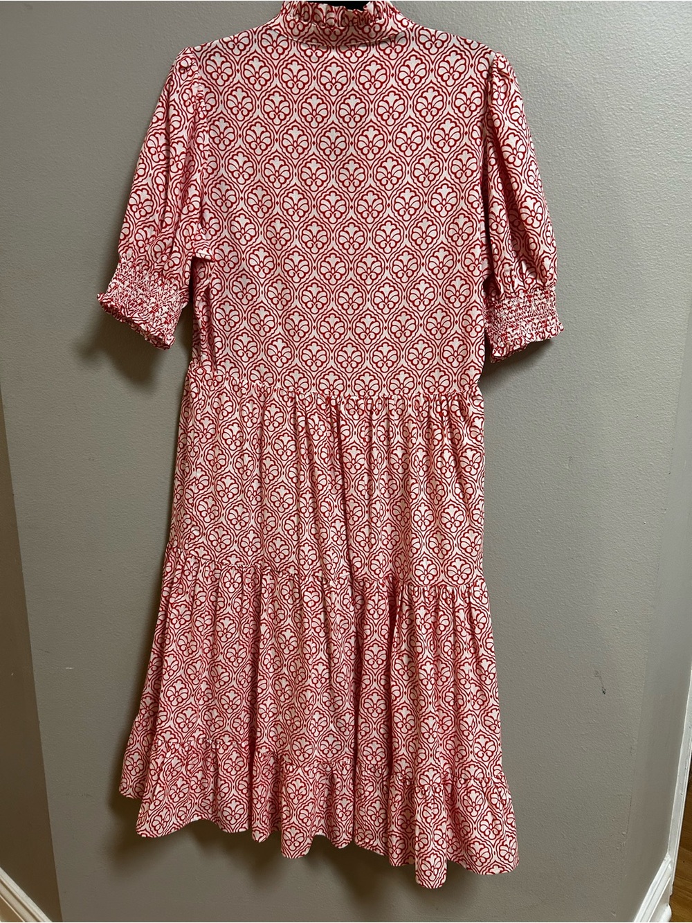 Hyacinth House Tuckernuck Dress M Red White Floral Tiered Midi Puff Sleeve - Picture 2 of 12